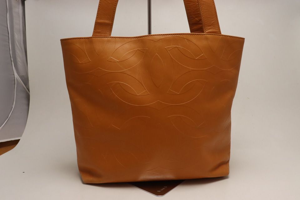 Chanel No 5 CC Logo Tote — view 2