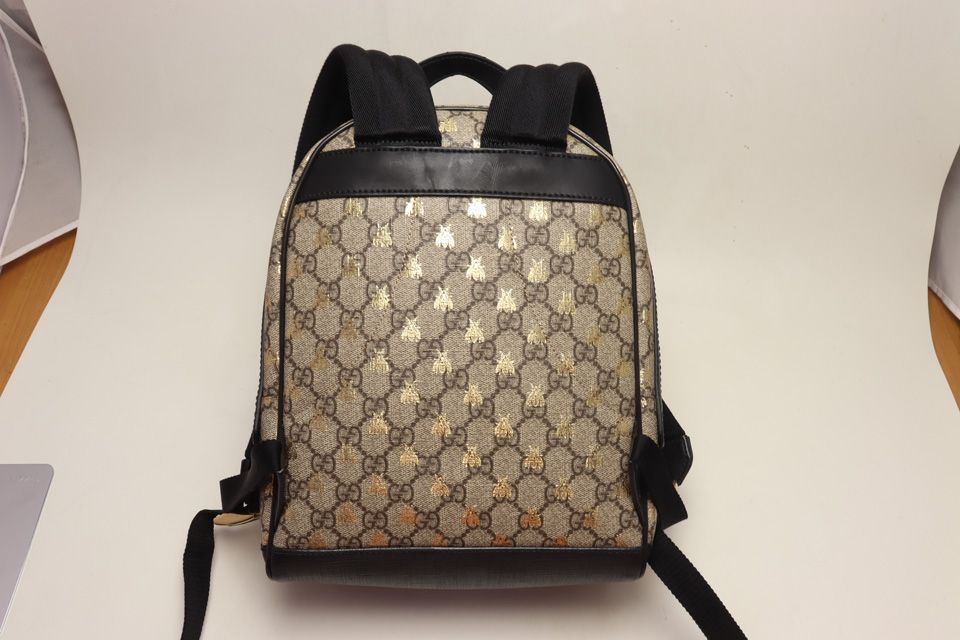 Gucci GG Supreme Bee Backpack — view 2