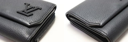 Louis Vuitton LV Aerogram Portefeuille Pilot Bifold Wallet — view 9