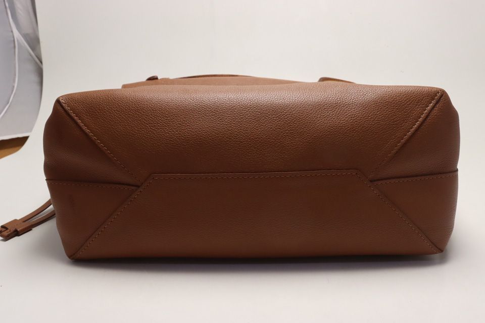 Louis Vuitton Leather Lockme Handbag — view 3