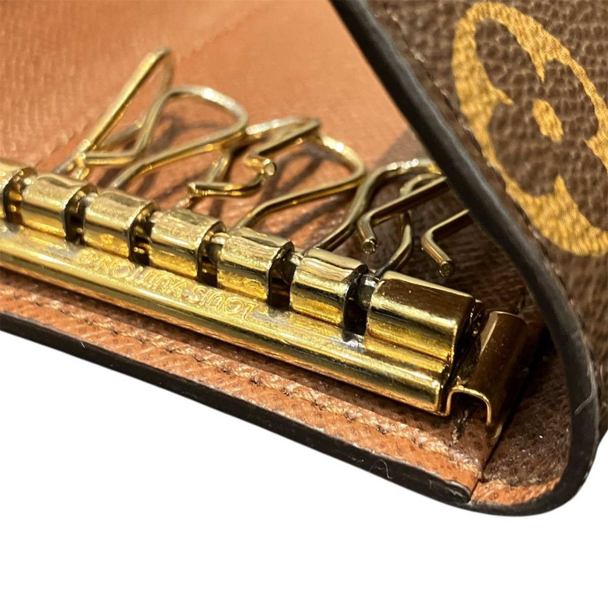 Louis Vuitton Multicles 6 Monogram Key Case Key Holder — view 7