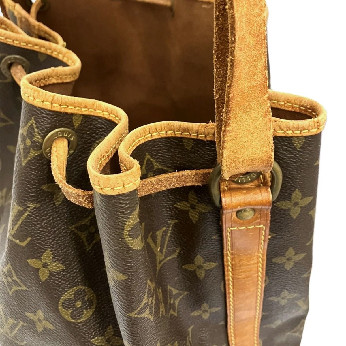 Louis Vuitton Noe Monogram Shoulder Bag Leather — view 7
