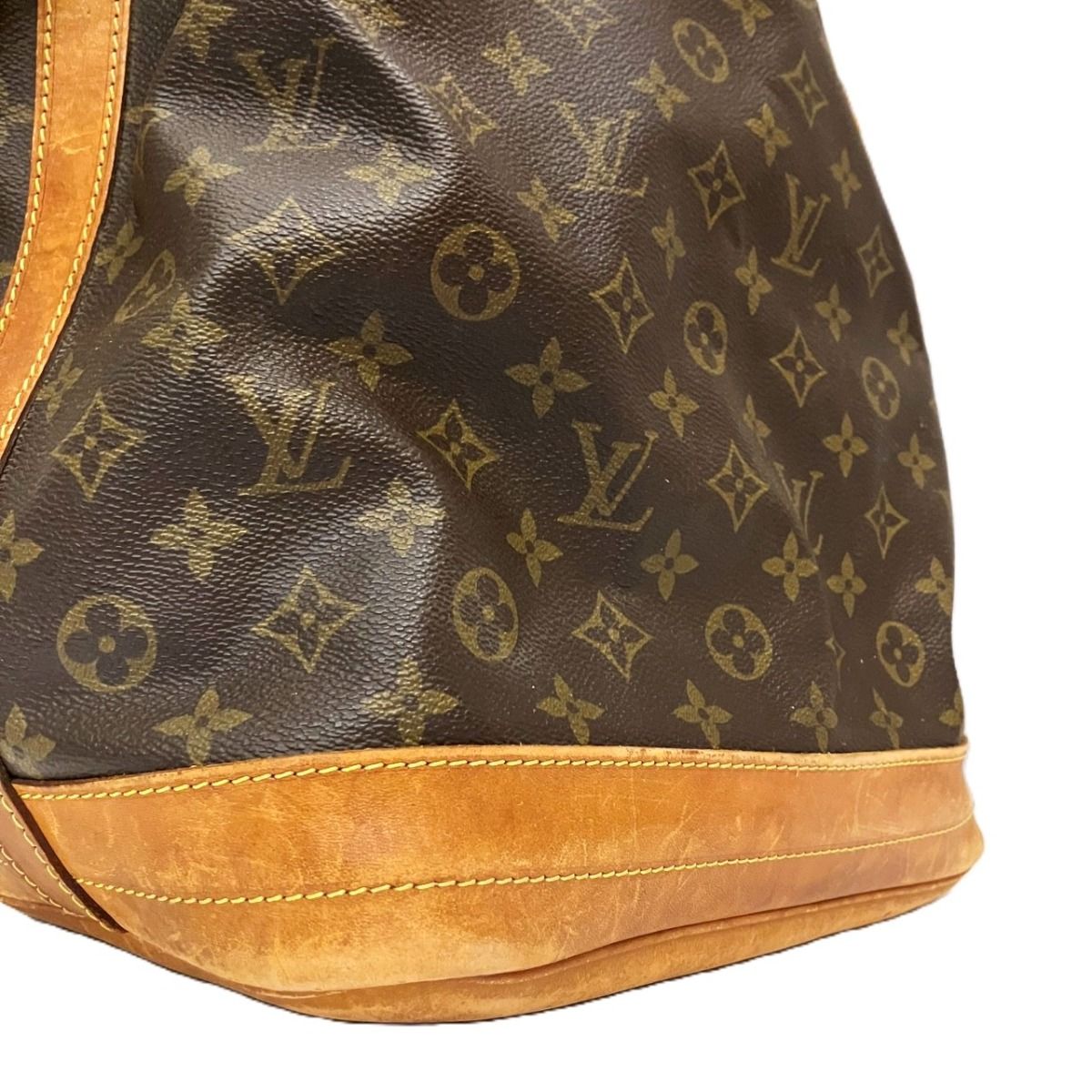 Louis Vuitton Noe Monogram Shoulder Bag Leather — view 8