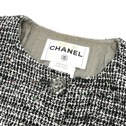 Chanel Jacket Tweed Bijou Flower Button Gray — view 4