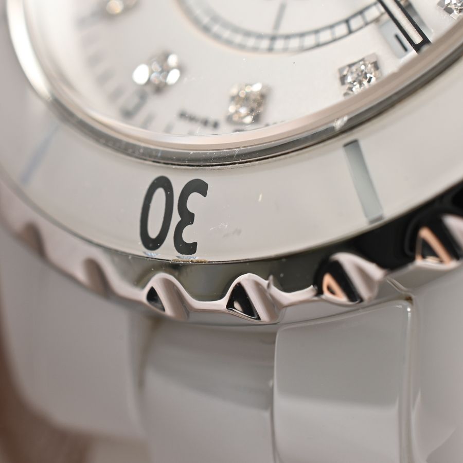 Chanel J12 Watch 33 White — view 8