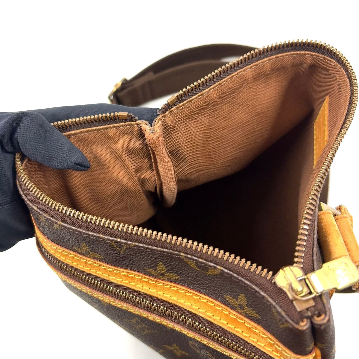 Louis Vuitton Pochette Bosphore Monogram Leather Brown Shoulder Bag Gold — view 8
