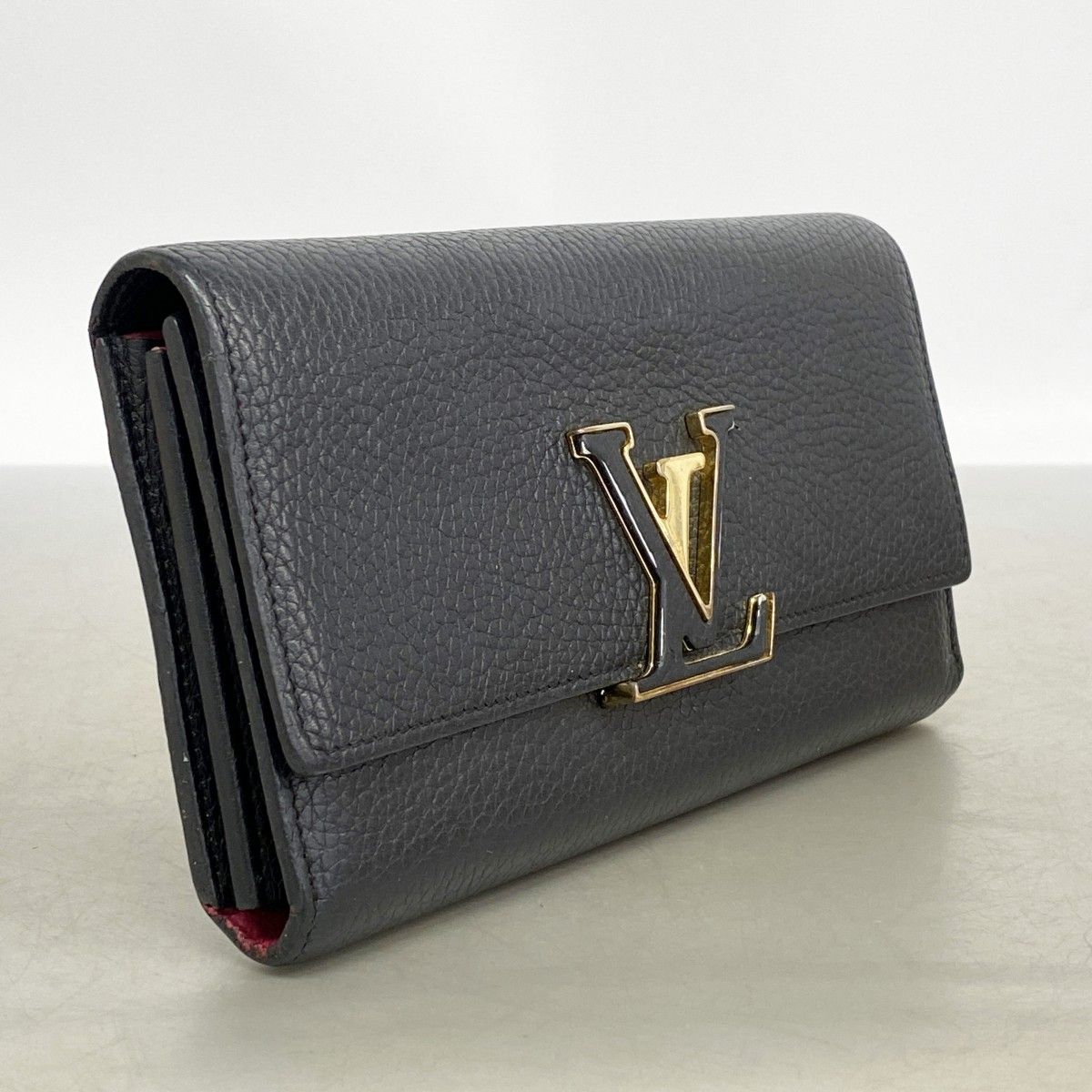 Louis Vuitton Wallet Taurillon Portefeuille Capucines Noir — view 2