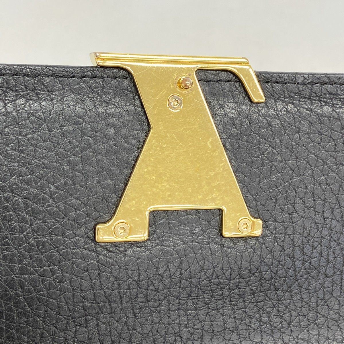 Louis Vuitton Wallet Taurillon Portefeuille Capucines Noir — view 8