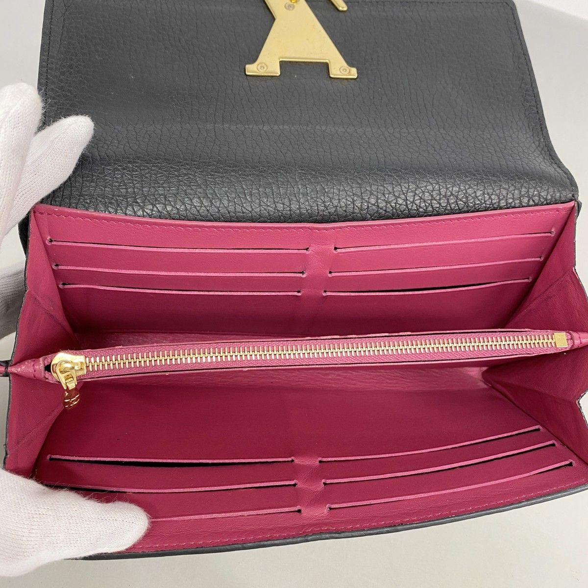 Louis Vuitton Wallet Taurillon Portefeuille Capucines Noir — view 3