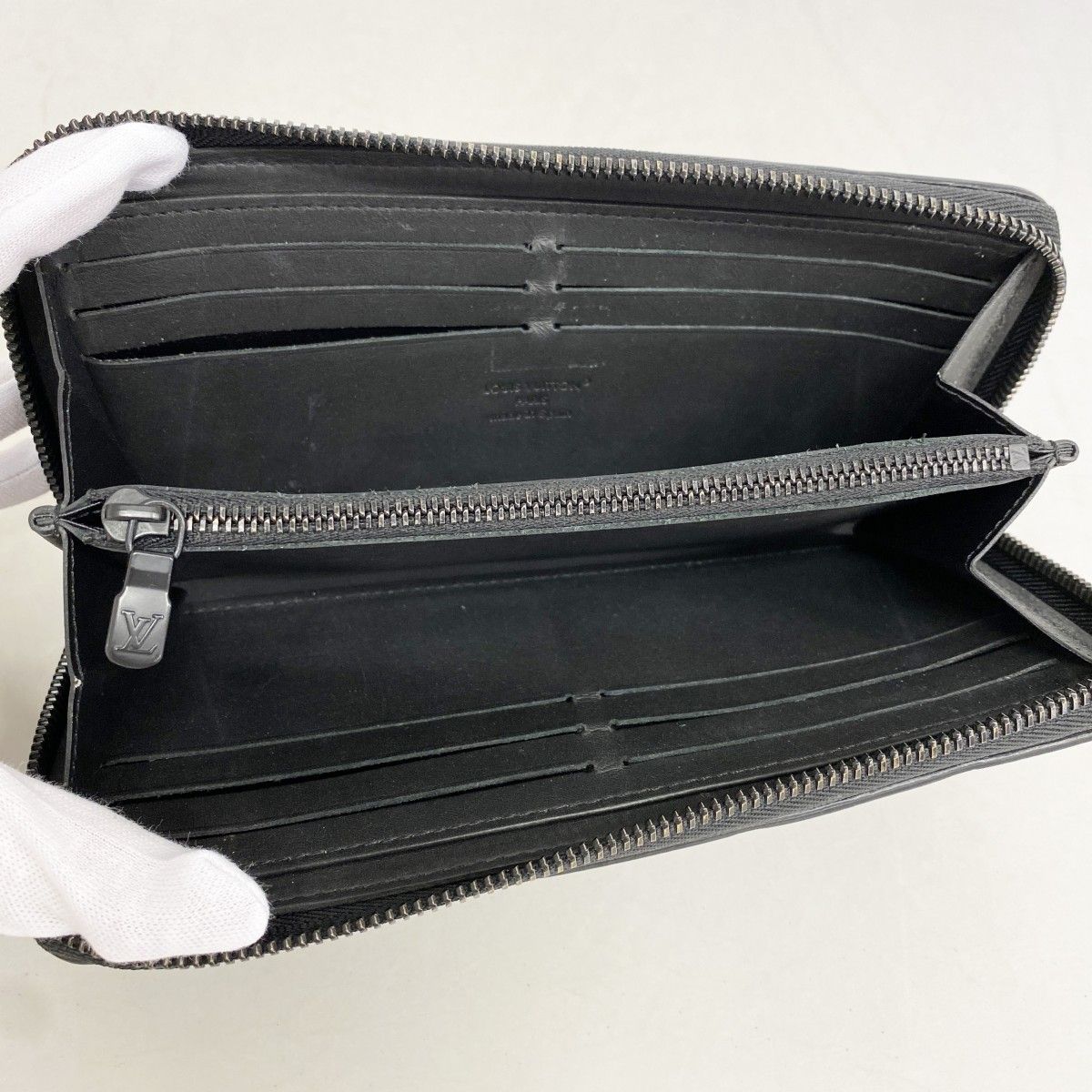 Louis Vuitton Wallet Monogram Shadow Zippy Horizontal Black — view 3