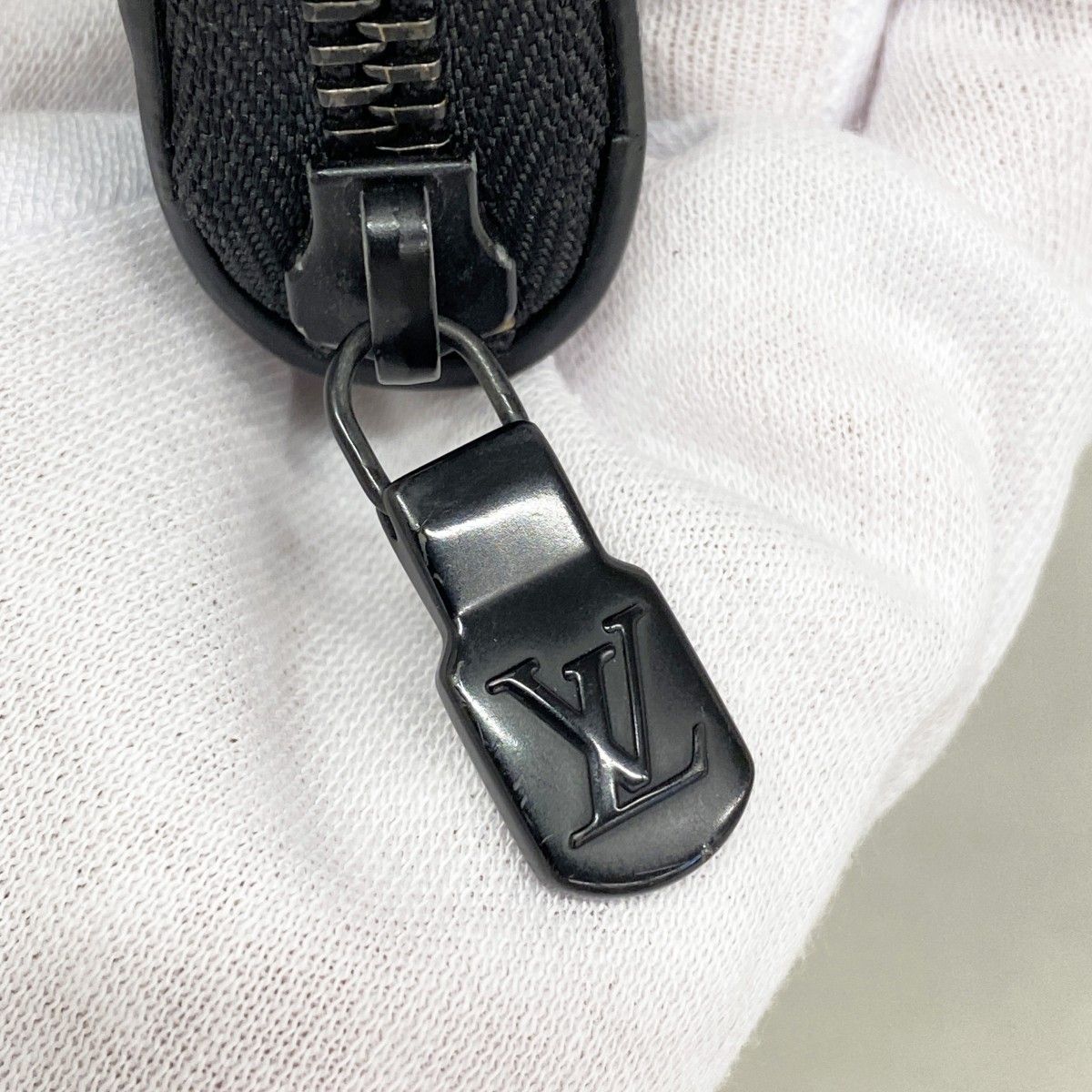 Louis Vuitton Wallet Monogram Shadow Zippy Horizontal Black — view 6