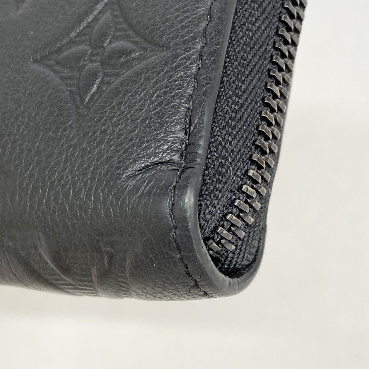 Louis Vuitton Wallet Monogram Shadow Zippy Horizontal Black — view 5