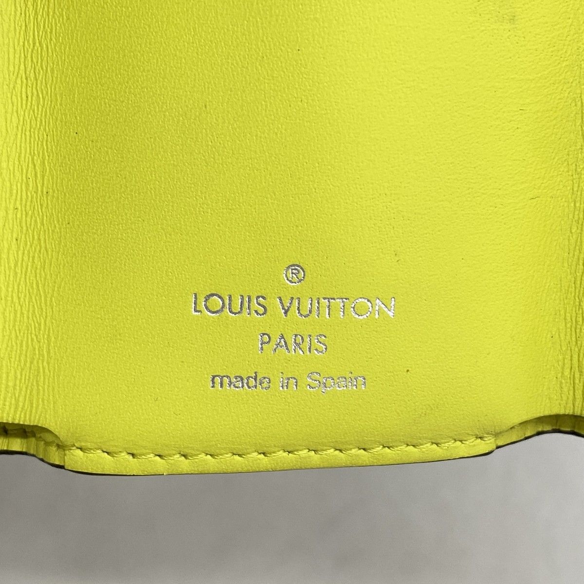 Louis Vuitton Trifold Wallet Taigarama Discovery Compact Jaune — view 4