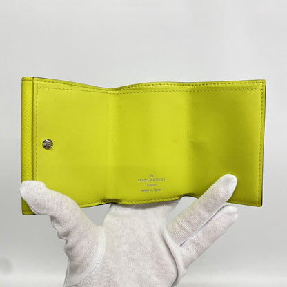 Louis Vuitton Trifold Wallet Taigarama Discovery Compact Jaune — view 3