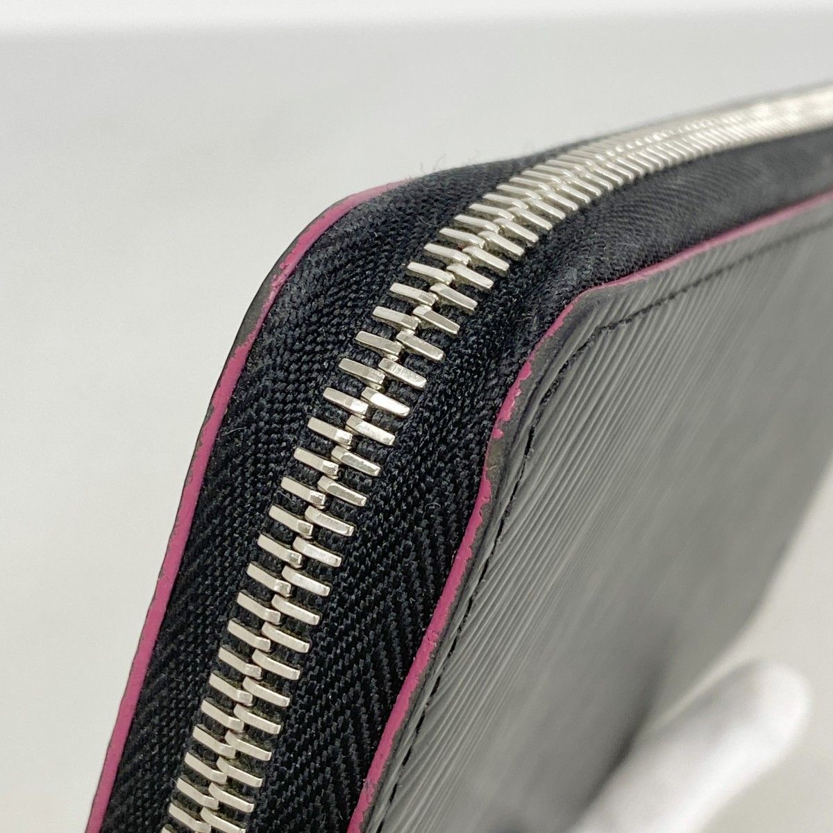 Louis Vuitton Wallet Epi Zippy Noir Hot Pink — view 6