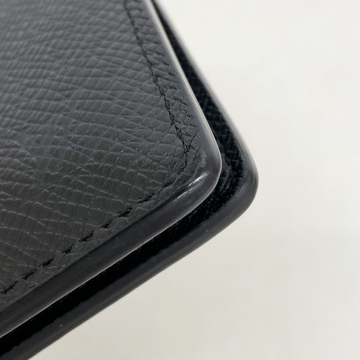 Louis Vuitton Billfold Taiga Portefeuille Calf Noir Wallet — view 7