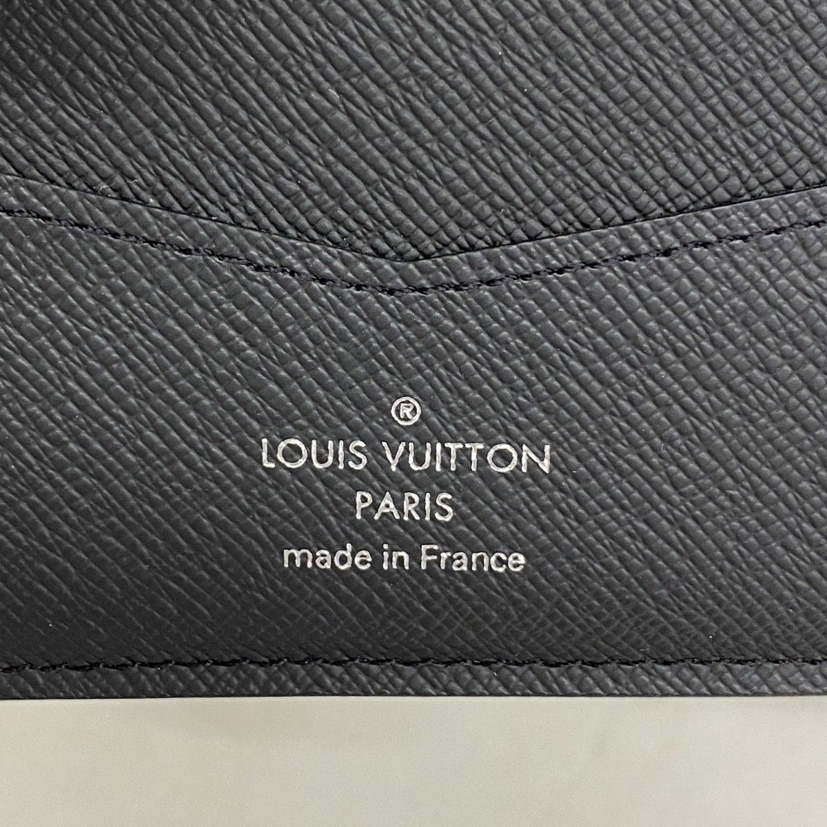 Louis Vuitton Billfold Taiga Portefeuille Calf Noir Wallet — view 4