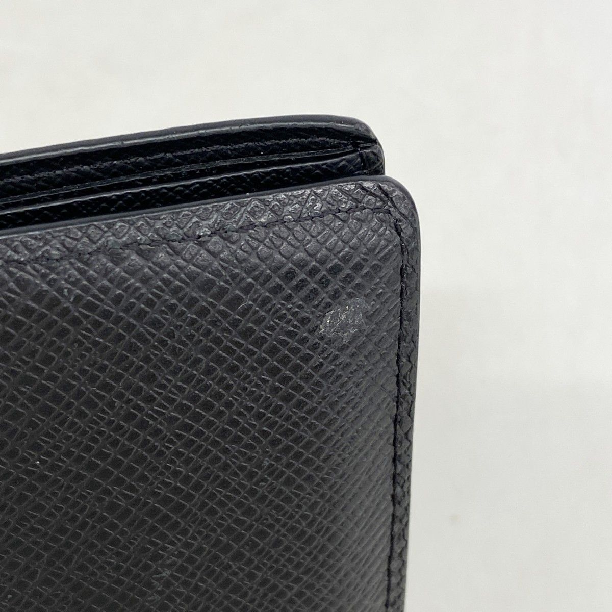 Louis Vuitton Billfold Taiga Portefeuille Calf Noir Wallet — view 6