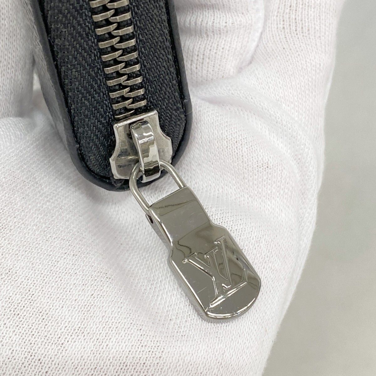 Louis Vuitton Wallet Monogram Eclipse Zippy Horizontal Black — view 8