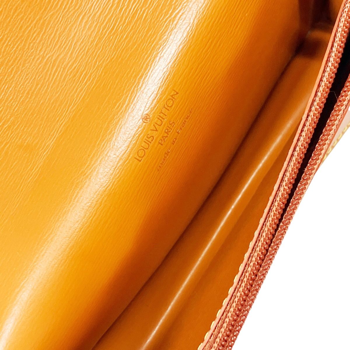 Louis Vuitton Ceinture Tilsit Epi Waist — view 5