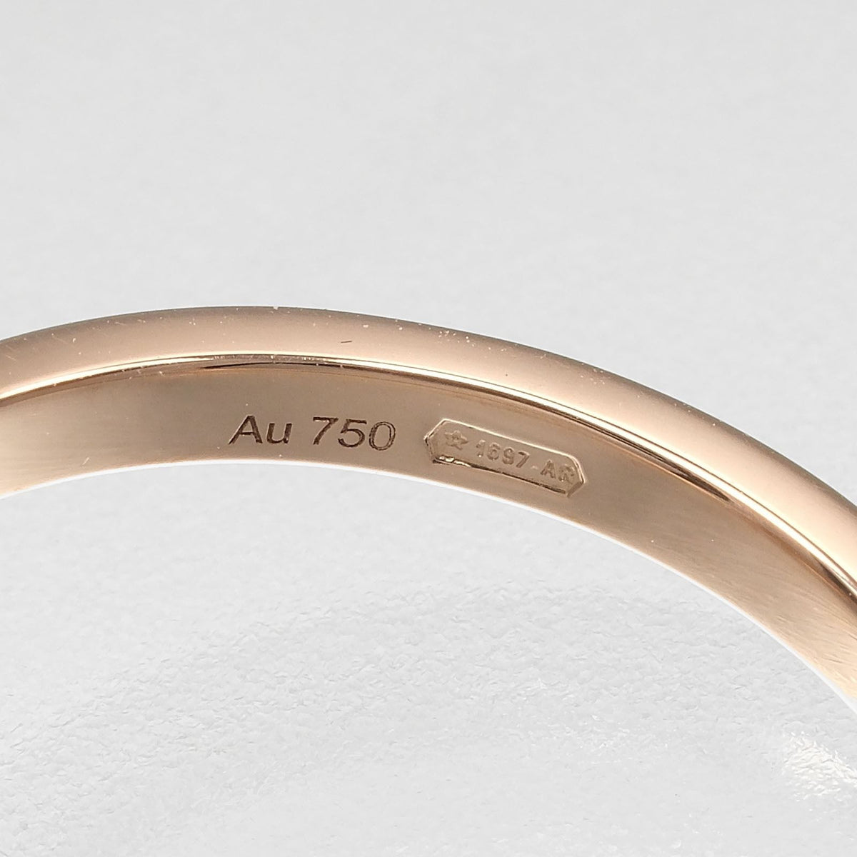 Gucci GG Running Gold Diamond Ring — view 5