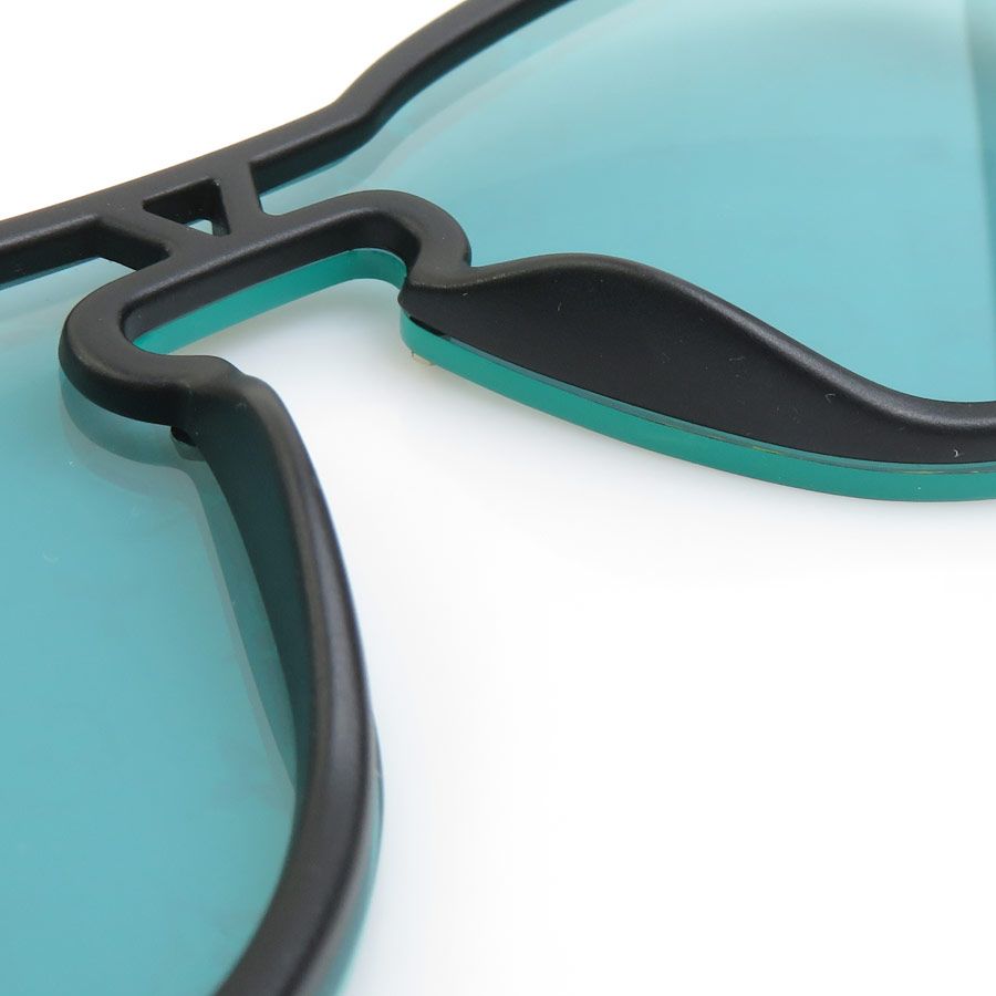 Louis Vuitton Sunglasses LV Waimea Eyewear — view 8