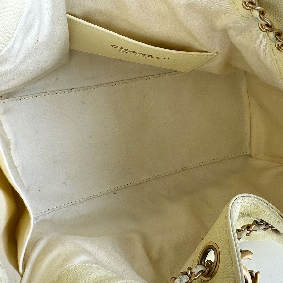 Chanel Shoulder Bag 25 — view 5