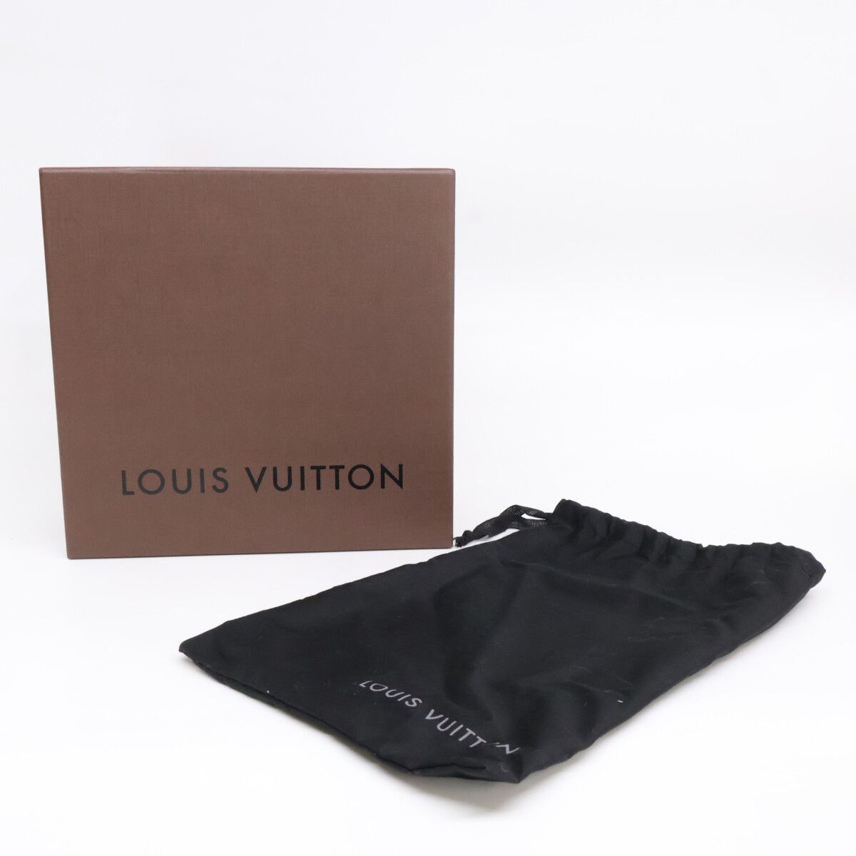 Louis Vuitton Damier Cashmere Silk Large Format — view 8
