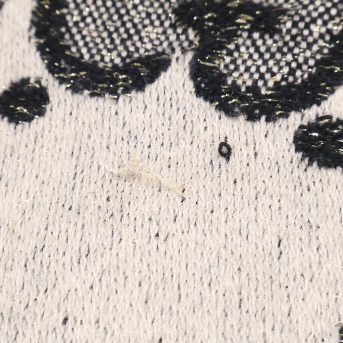 Gucci GG Logo Riva Sible Scarf — view 8