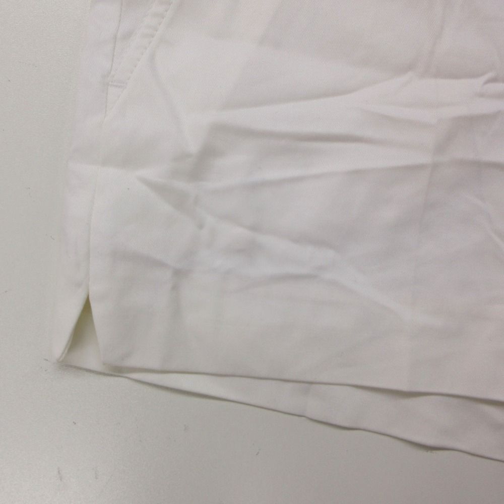 Louis Vuitton Shorts LV Logo Patch White — view 6