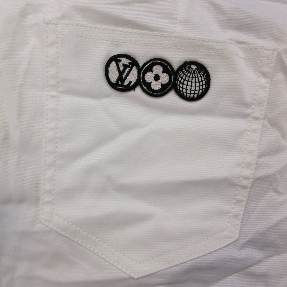 Louis Vuitton Shorts LV Logo Patch White — view 8
