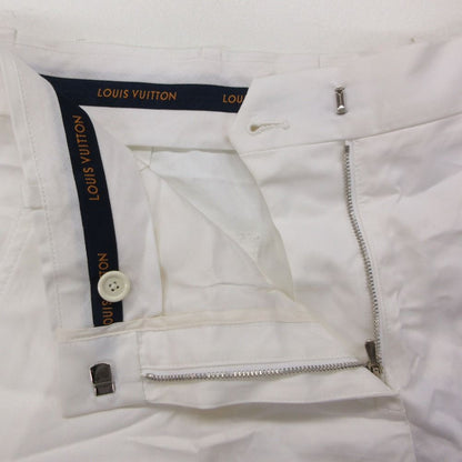 Louis Vuitton Shorts LV Logo Patch White — view 7