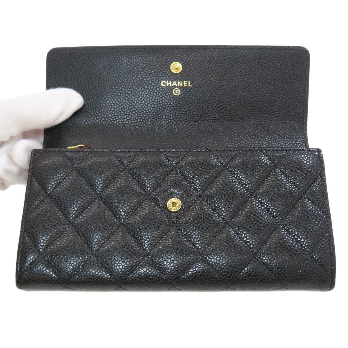 Chanel Quilted CC Logo Gold Wallet Grained Calfskin — view 4