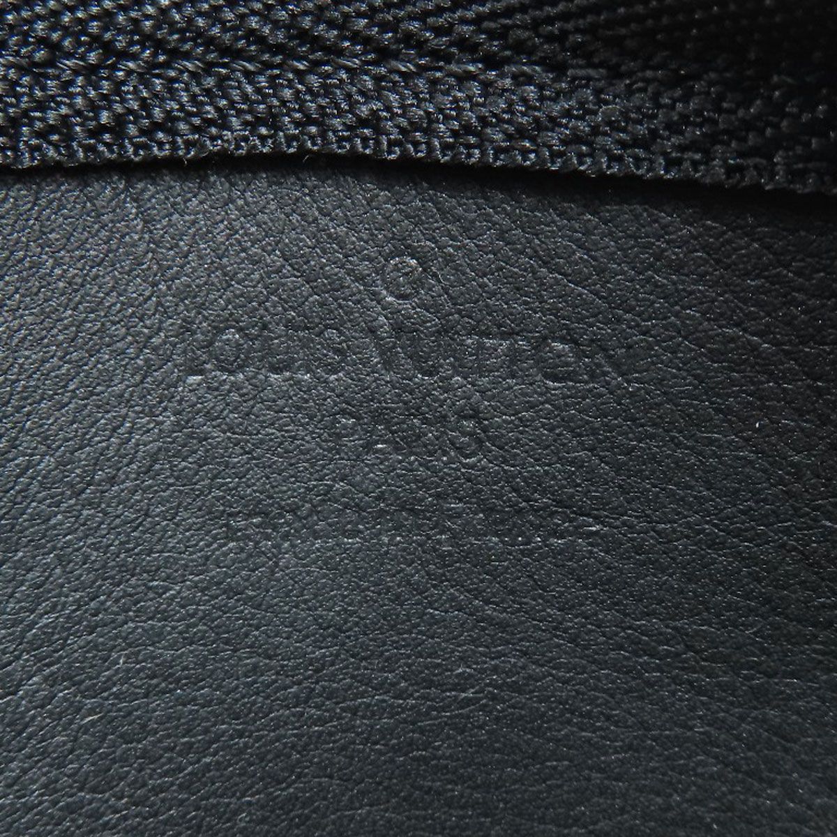 Louis Vuitton Pochette Cles Aerogram Coin Case Leather — view 5