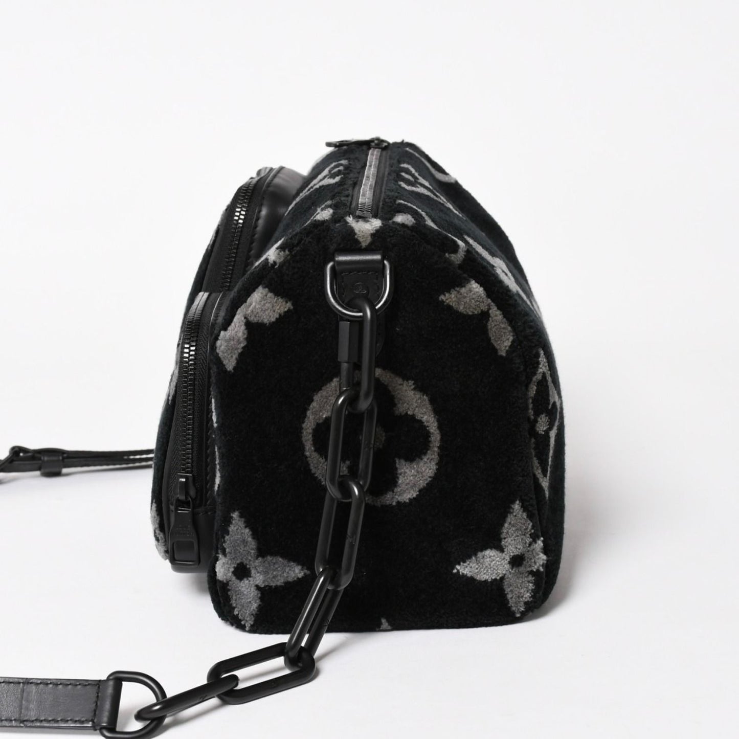 Louis Vuitton Keepall Bandouliere 25 Boston Bag Monogram Eclipse Tuffetage — view 4