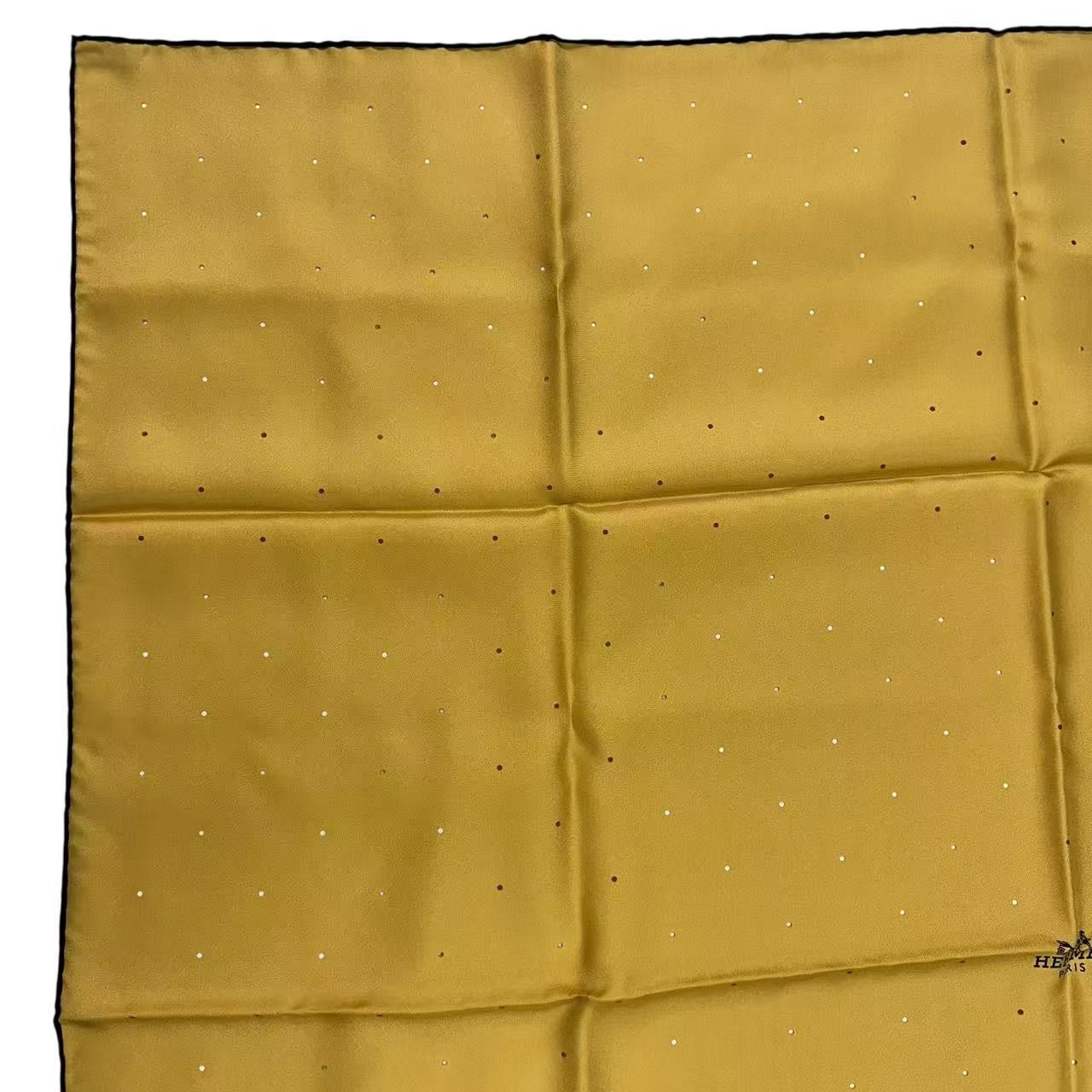 Hermes Carre 90 Silk 100% Hole Scarf — view 2