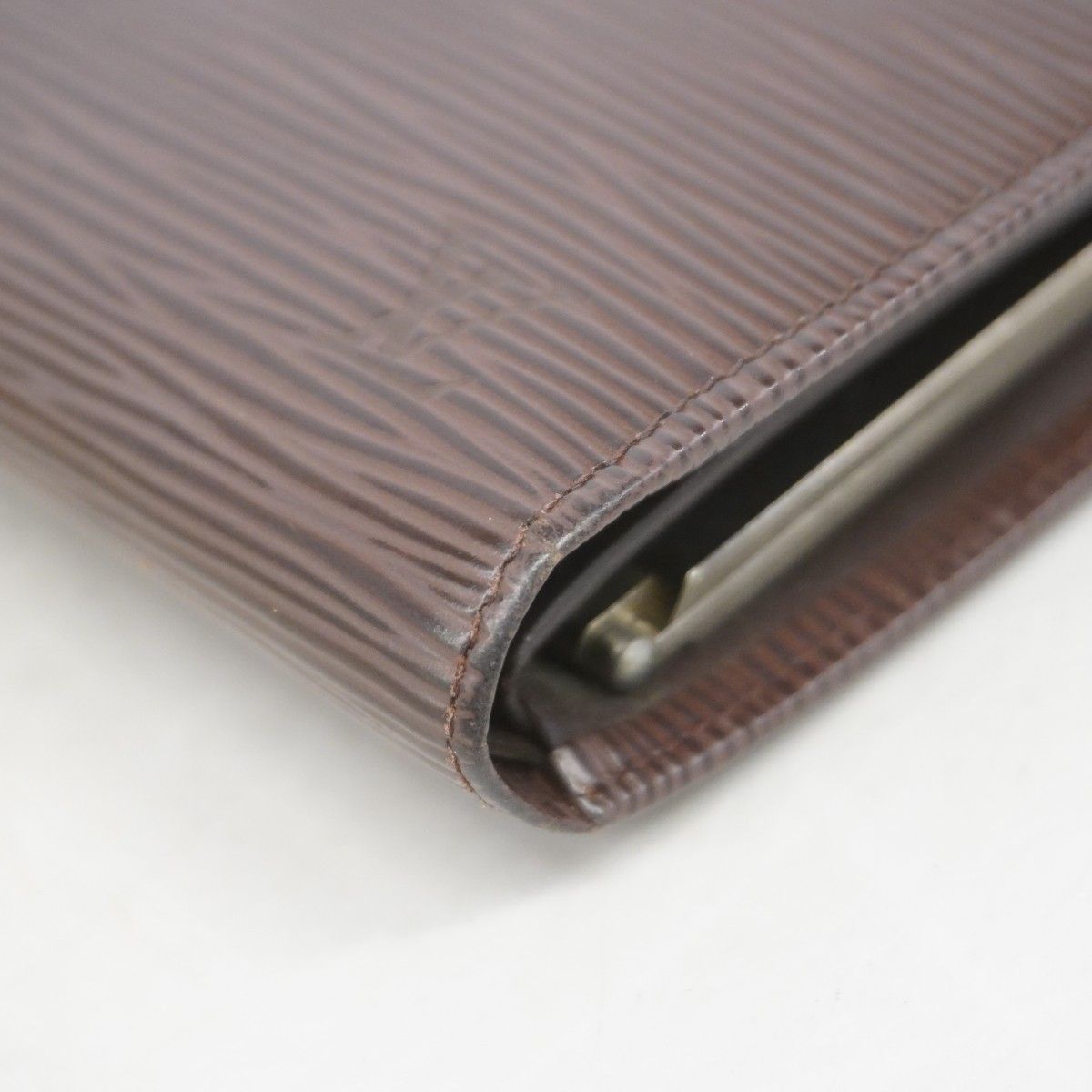 Louis Vuitton Wallet Epi Porte-Monnaie Viennenova Mocarre — view 7