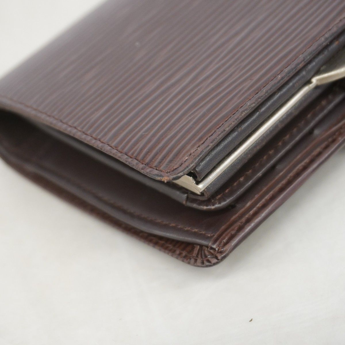 Louis Vuitton Wallet Epi Porte-Monnaie Viennenova Mocarre — view 6