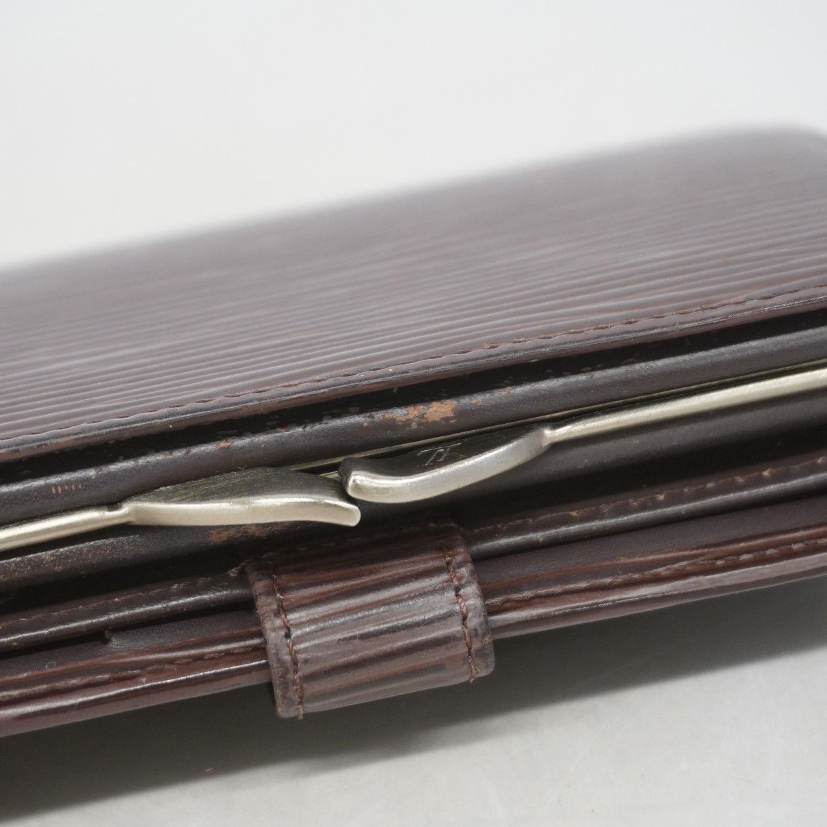 Louis Vuitton Wallet Epi Porte-Monnaie Viennenova Mocarre — view 5
