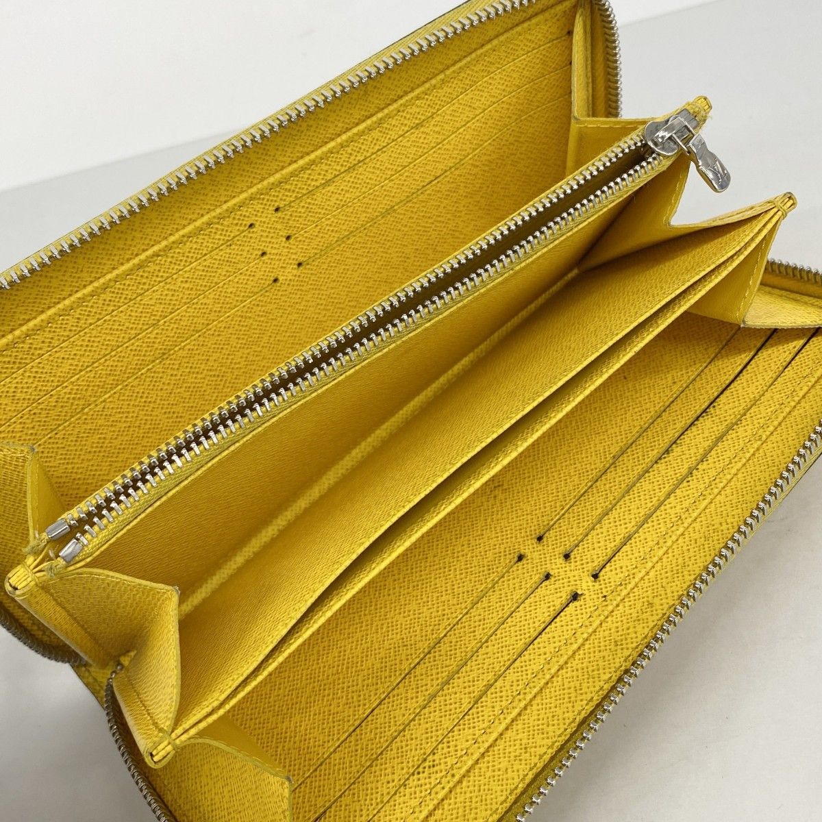 Louis Vuitton Wallet Epi Zippy Sunflower — view 3