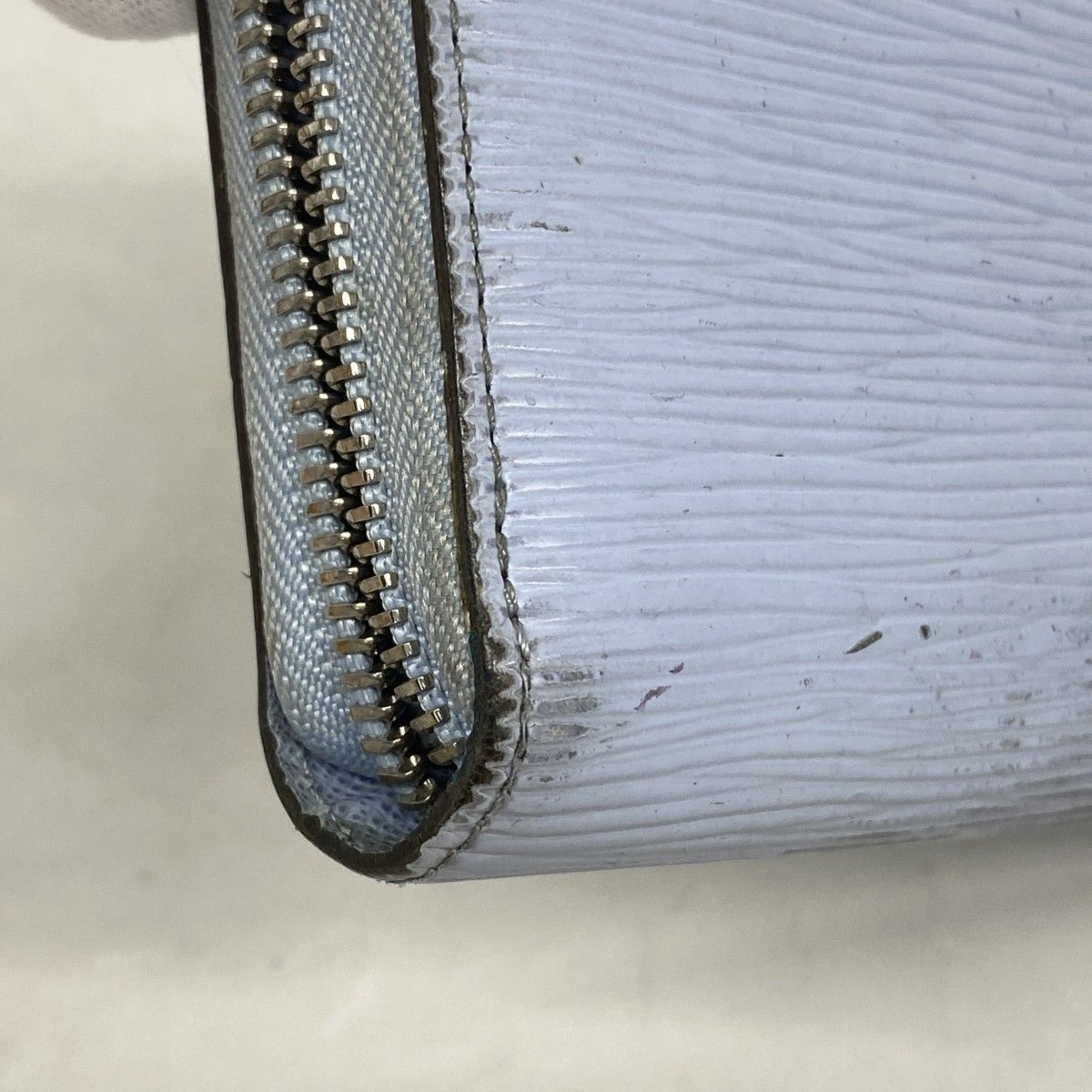 Louis Vuitton Wallet Epi Zippy Ice Blue — view 5