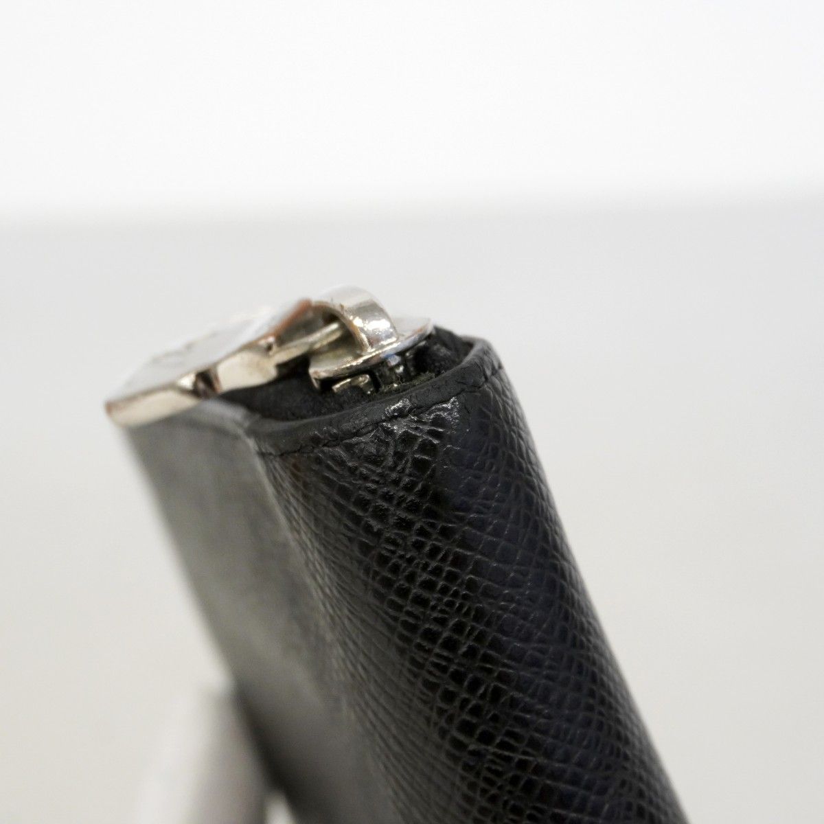 Louis Vuitton Wallet Taiga Zippy Vertical Ardoise — view 8