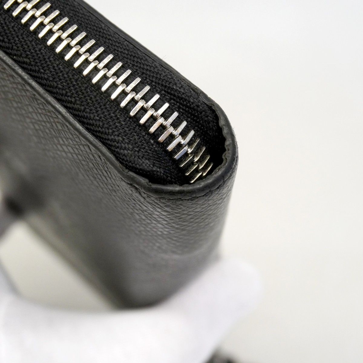 Louis Vuitton Wallet Taiga Zippy Vertical Ardoise — view 6