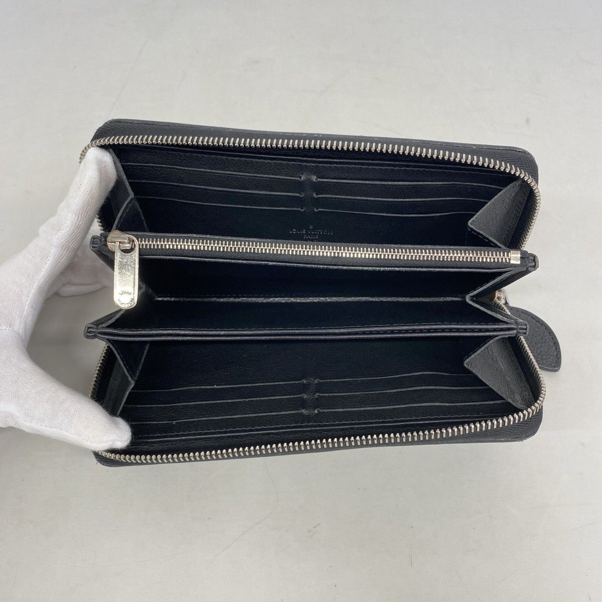 Louis Vuitton Wallet Mahina Zippy Noir — view 3