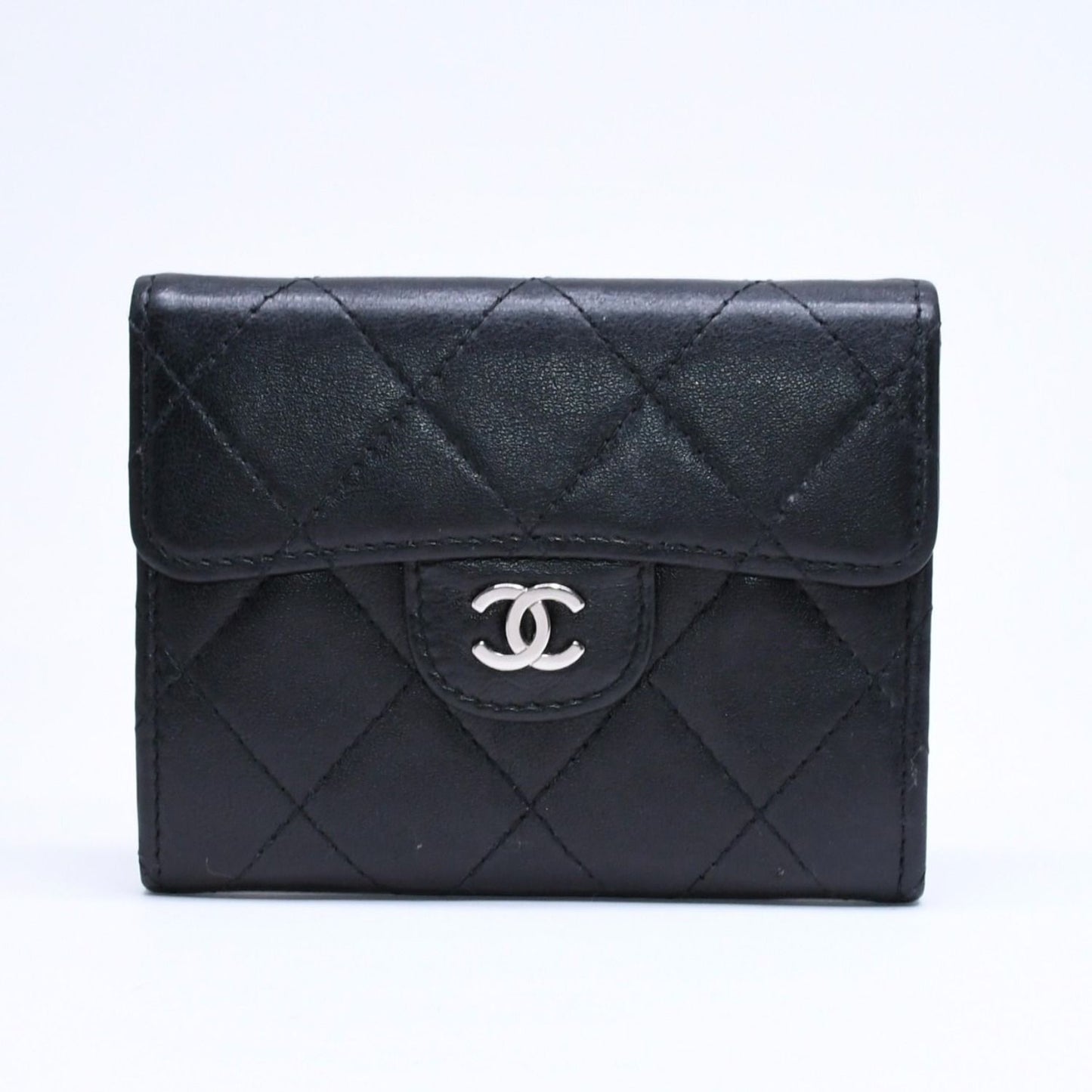 Chanel Quilted Coin Card Holder Purse CC Logo Lambskin Silver