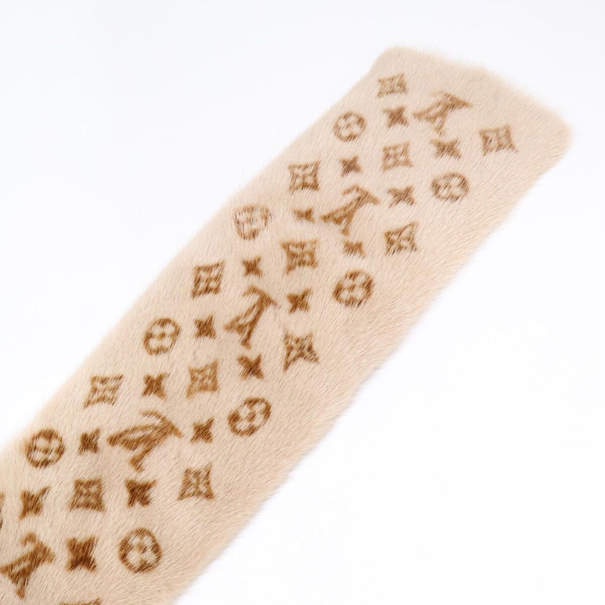Louis Vuitton Echarpe Monogram Mink Tippet — view 4