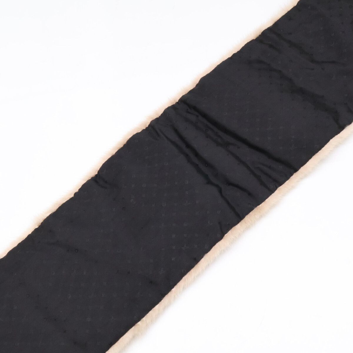 Louis Vuitton Echarpe Monogram Mink Tippet — view 6