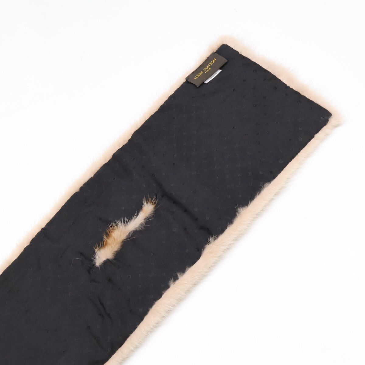 Louis Vuitton Echarpe Monogram Mink Tippet — view 7
