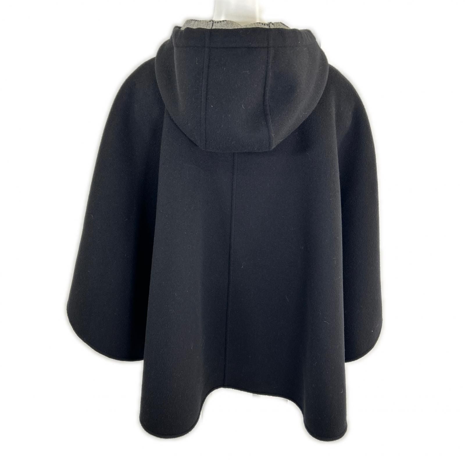 Louis Vuitton Mahina Monogram Reversible Poncho Cape TU — view 7
