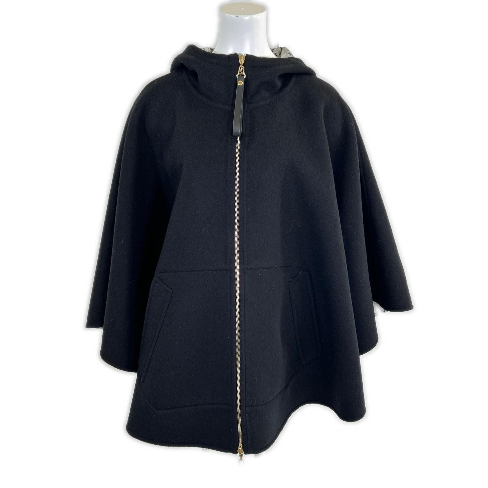 Louis Vuitton Mahina Monogram Reversible Poncho Cape TU — view 5